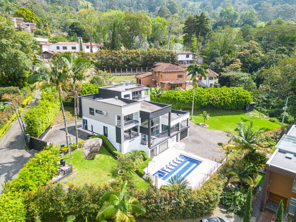 Envigado的豪宅，带泳池-15分钟/Parque Lleras