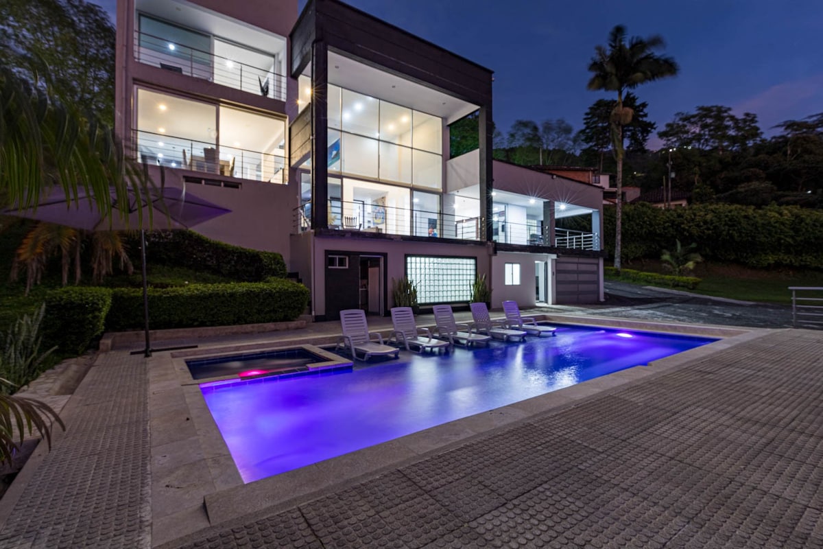 Envigado的豪宅，带泳池-15分钟/Parque Lleras