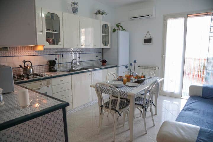 Spacious 4 bedroom apartment with terrace and view