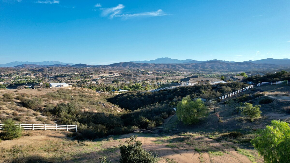 Temecula Wine Country的门禁农舍