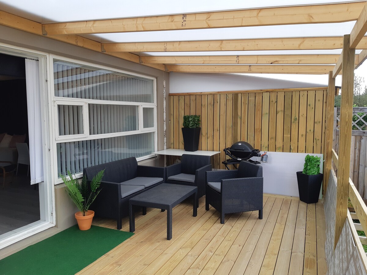 Renovated bungalo with terrace and barbecue