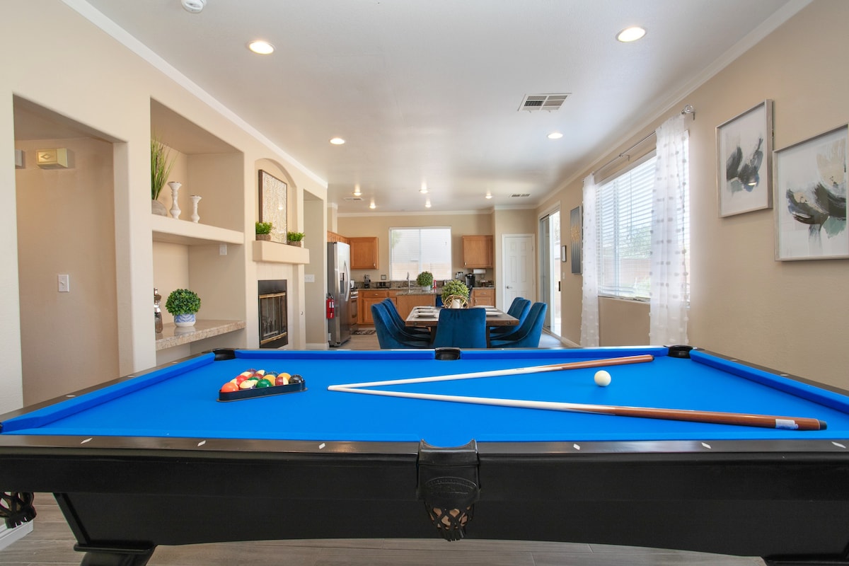 ❤️Fun in the Sun - Luxury 4BR Vegas Home w Pool!