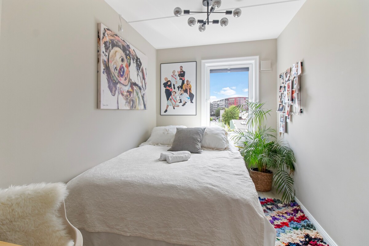 地铁附近宽敞、温馨舒适、现代化的双卧室公寓@ Løren