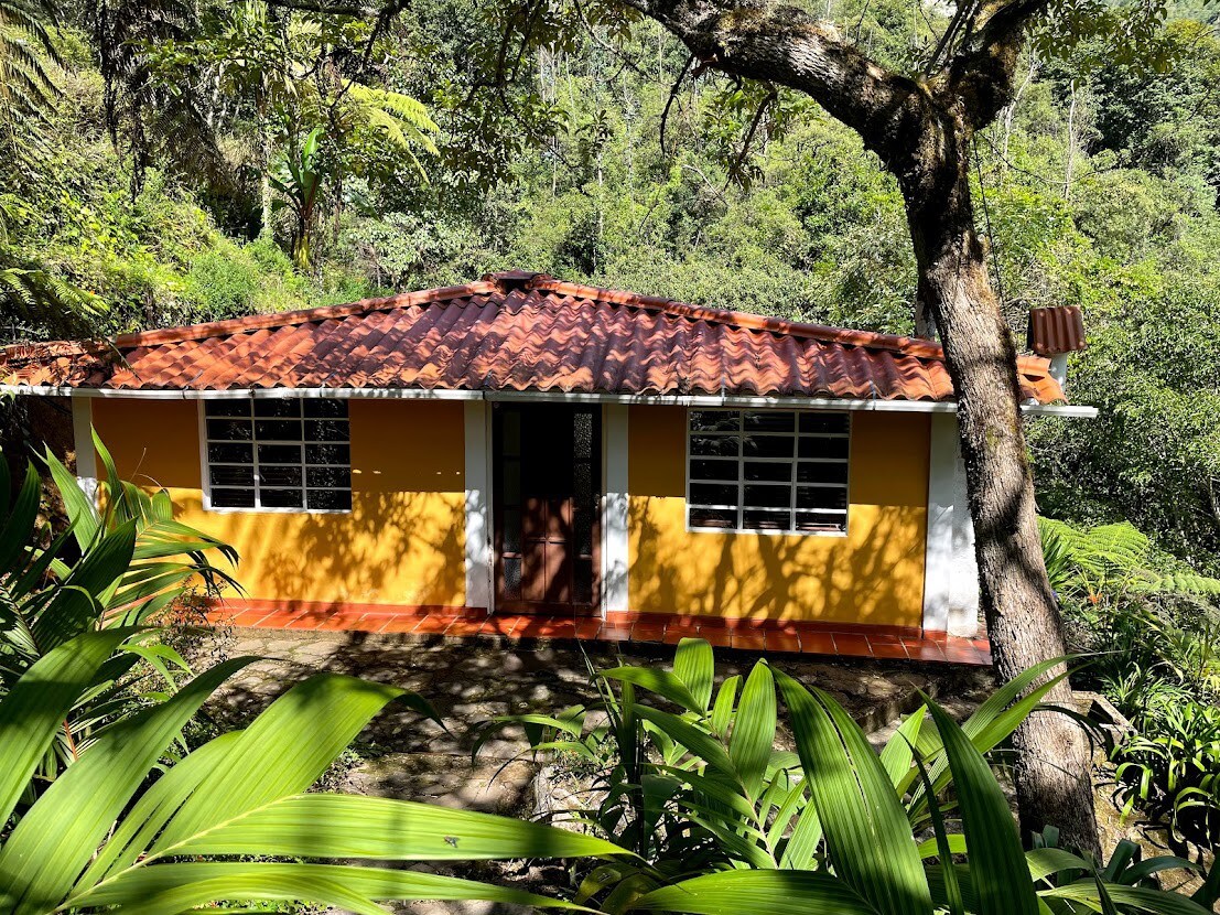 Hermosa cabaña en medio de la naturaleza