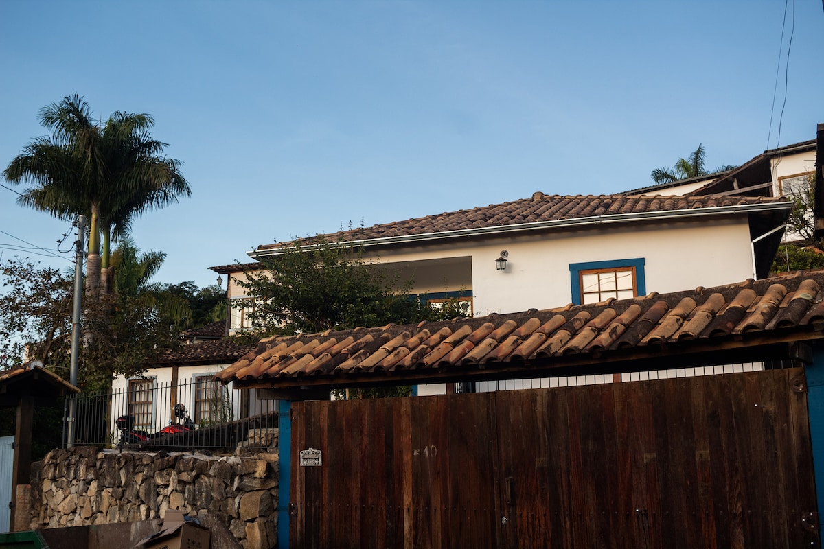 Casa可携带宠物入住的Garagem prox. Centro Vista Serra