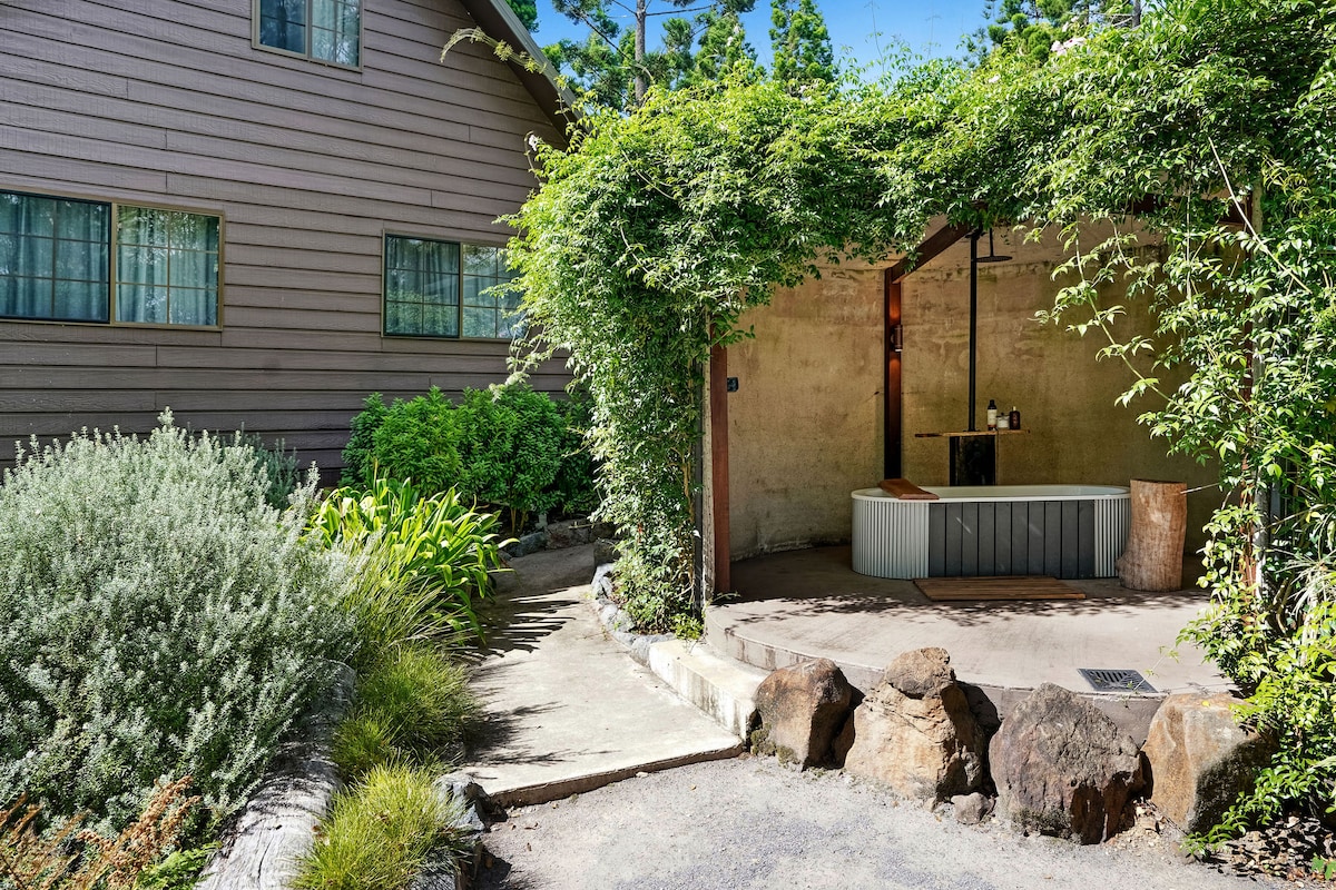 Incredible Views & a stunning outdoor bath