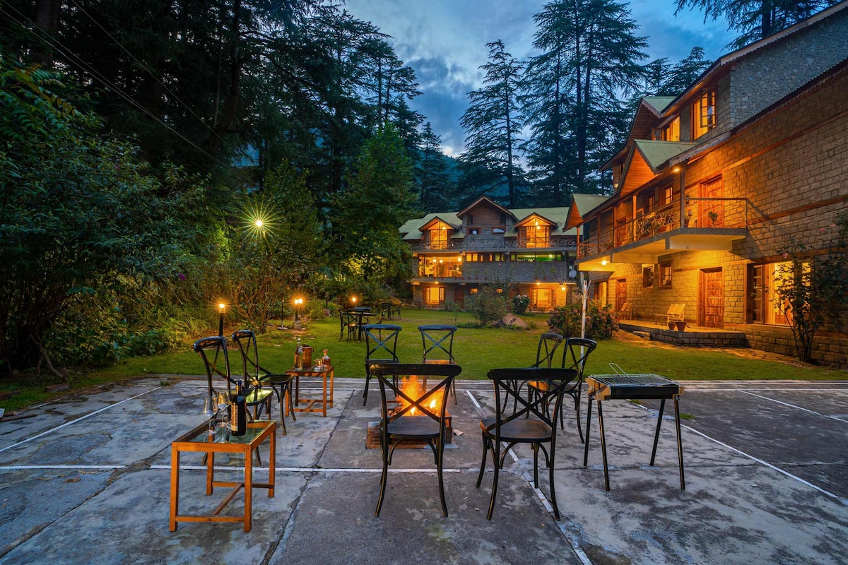 StayVista at Casa Bella Vista 3BRw Lawn @ Manali