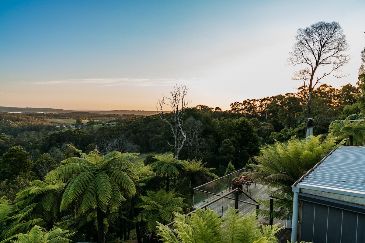 Cloud Retreat in the Dandenong Ranges