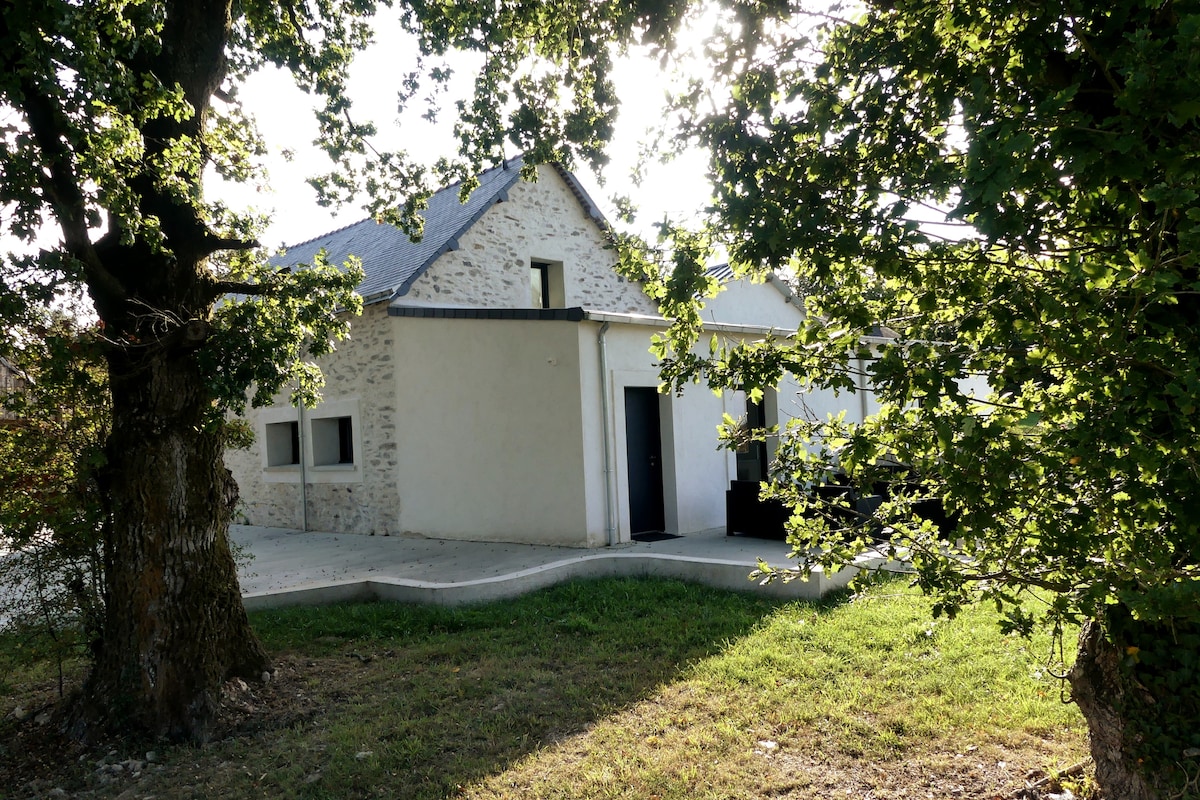 Lovely farmhouse near the Nantes-Brest Canal - 12P