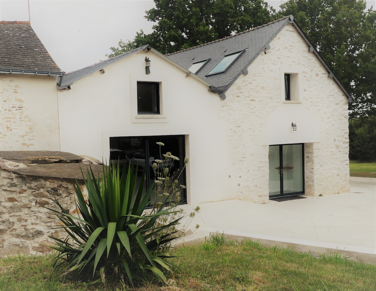 Lovely farmhouse near the Nantes-Brest Canal - 12P