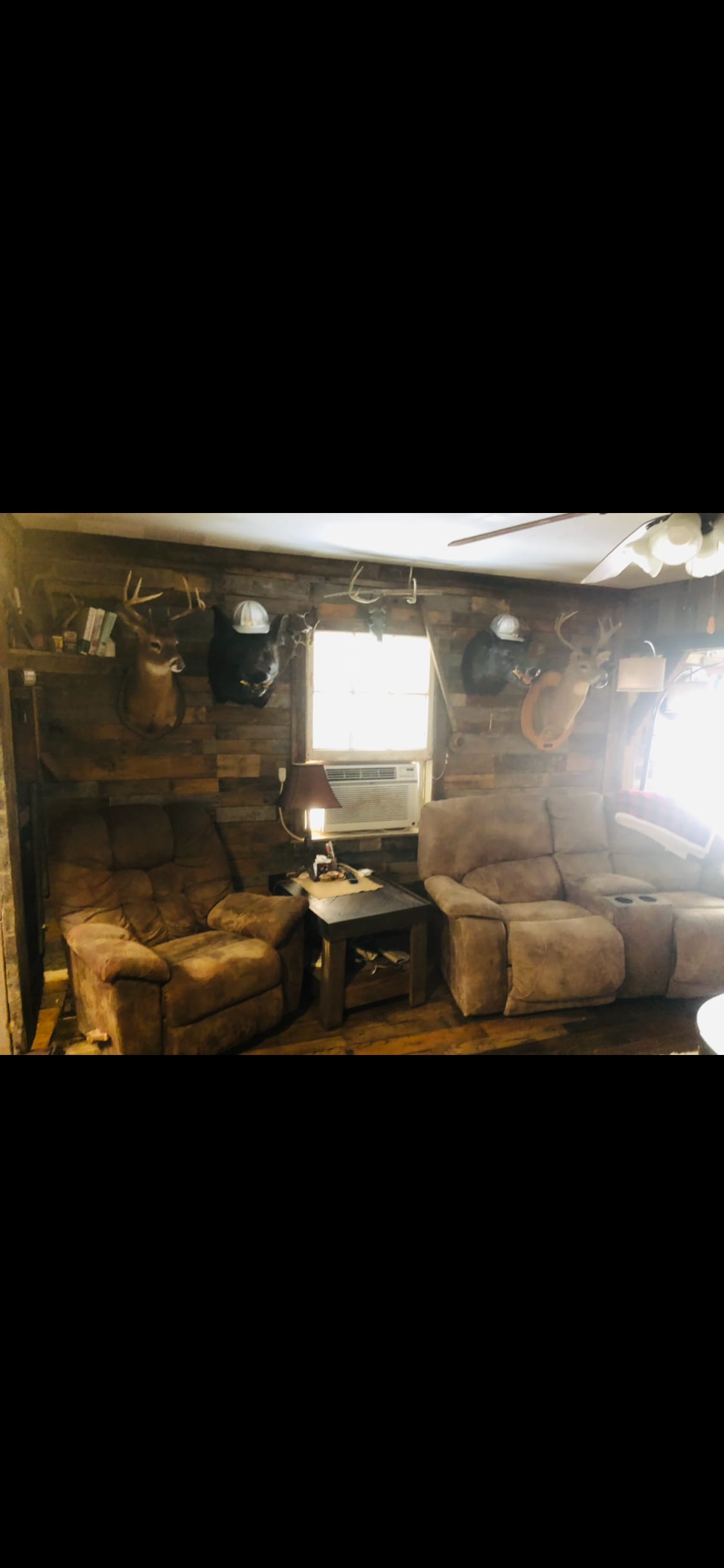 Beautiful Unique Rustic Cabin on Lake