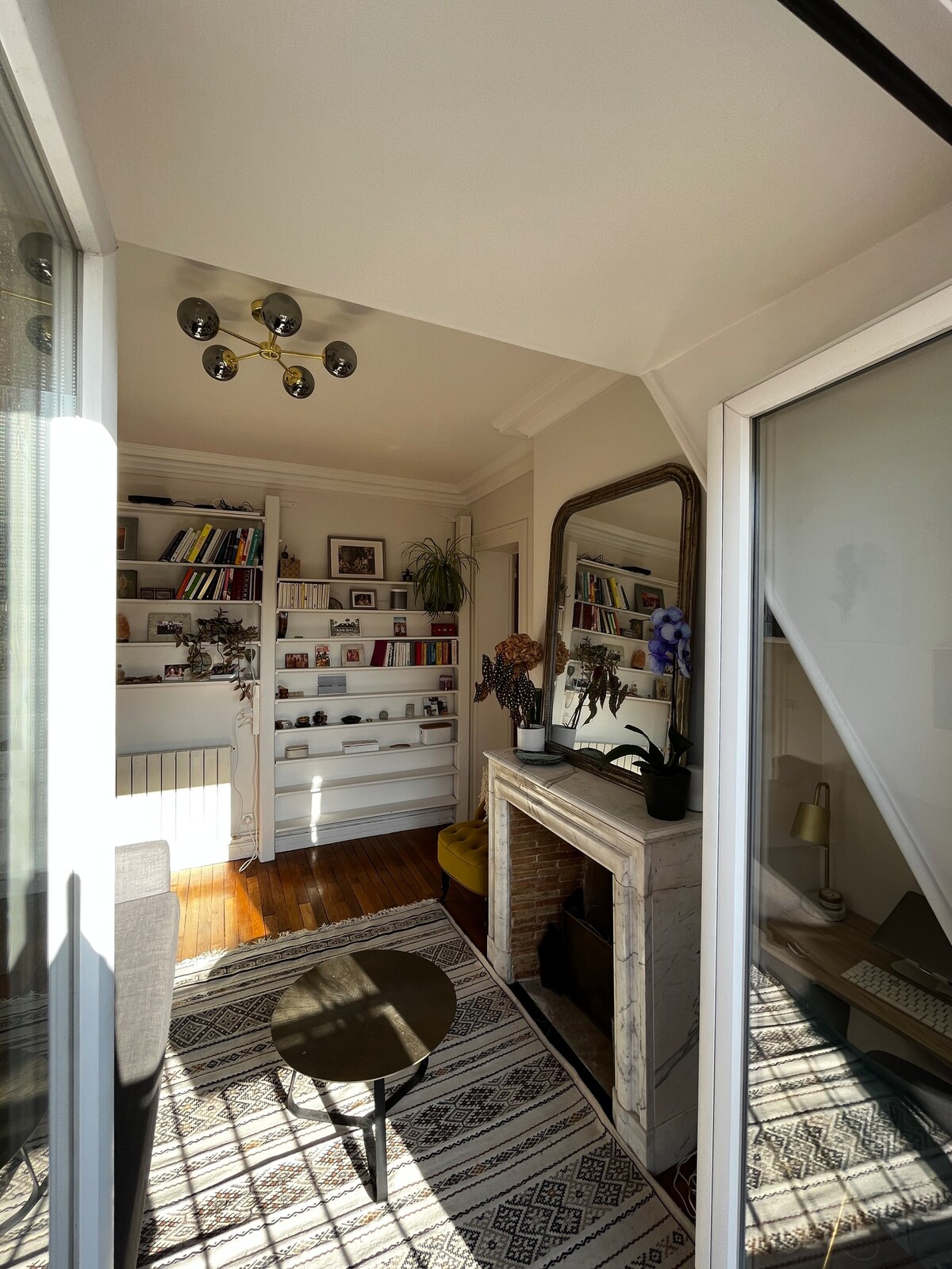 Charming Parisian apartment with vue