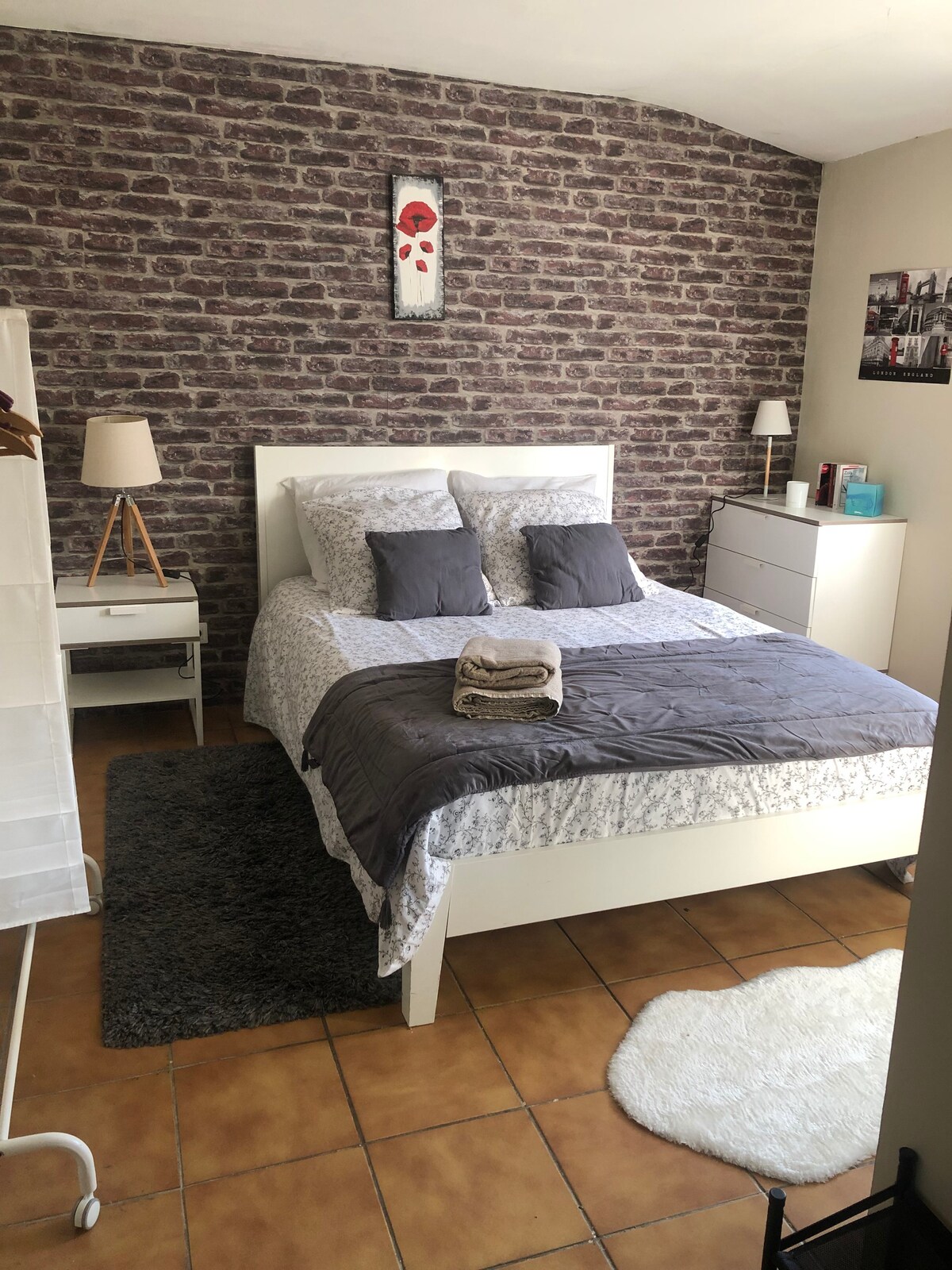 chambre dans une maison agréable