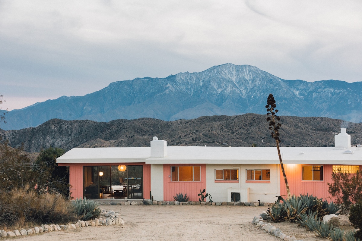 Acres of Mid-Century Seclusion at The Mallow House