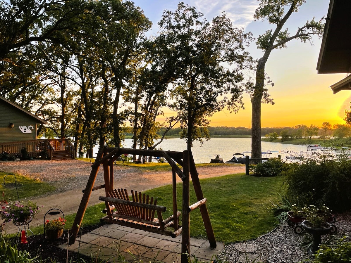 Lakeside Cabin #5 at Swan Lake Resort & Campground