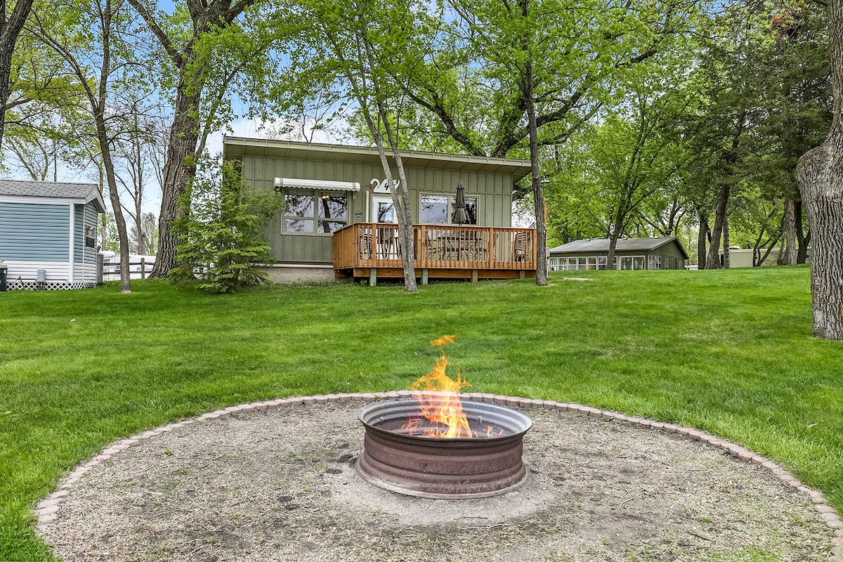 Lakeside Cabin #4 at Swan Lake Resort & Campground