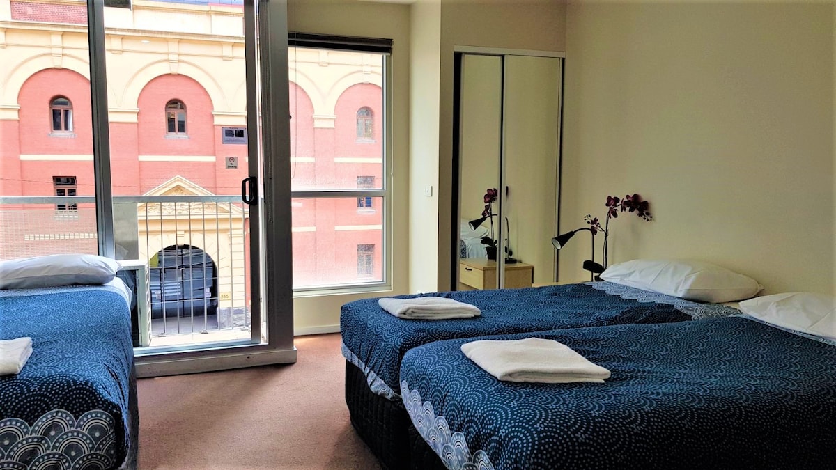 Comfortable studio apartment in CBD | Free Parking