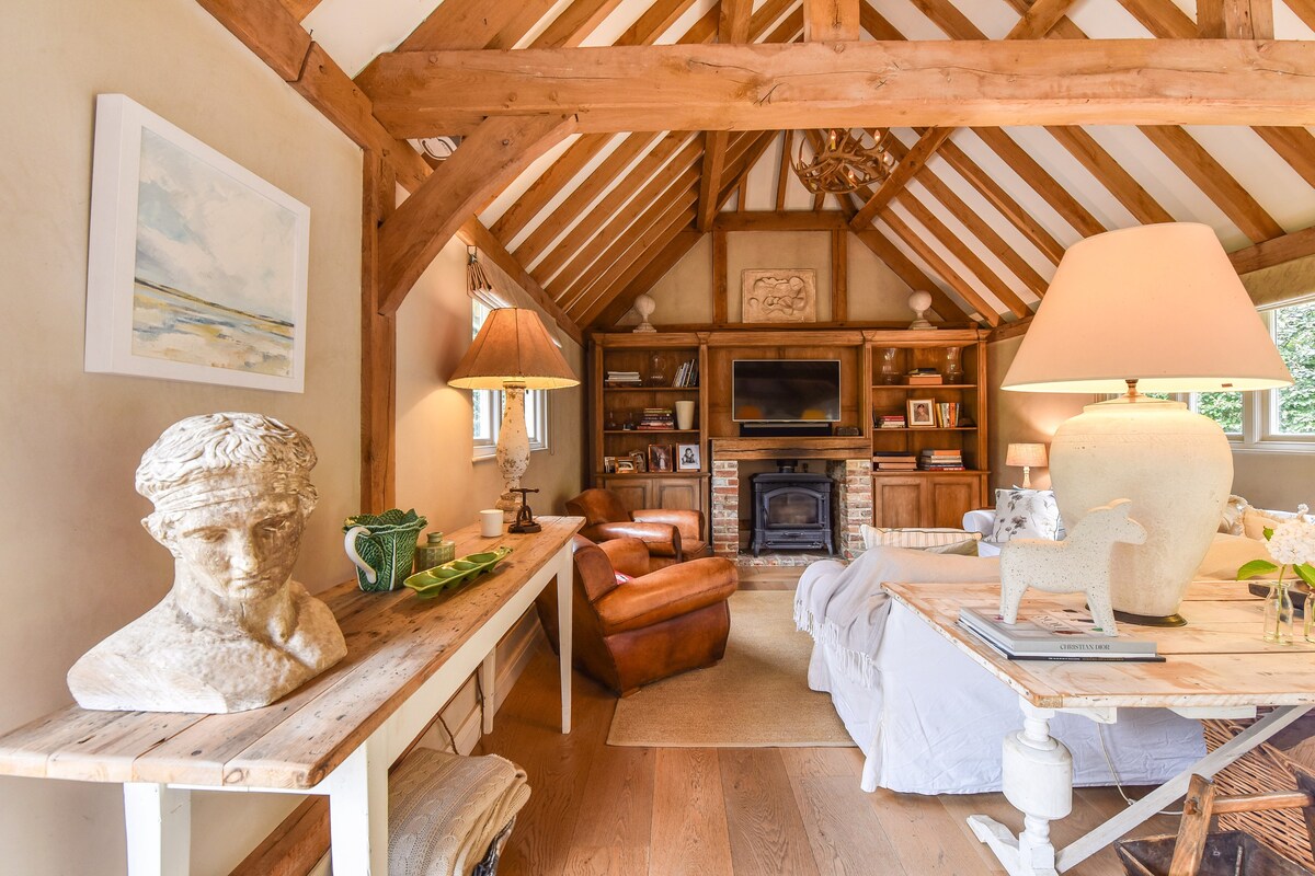 5-Bed Cottage in West Sussex (near Goodwood)