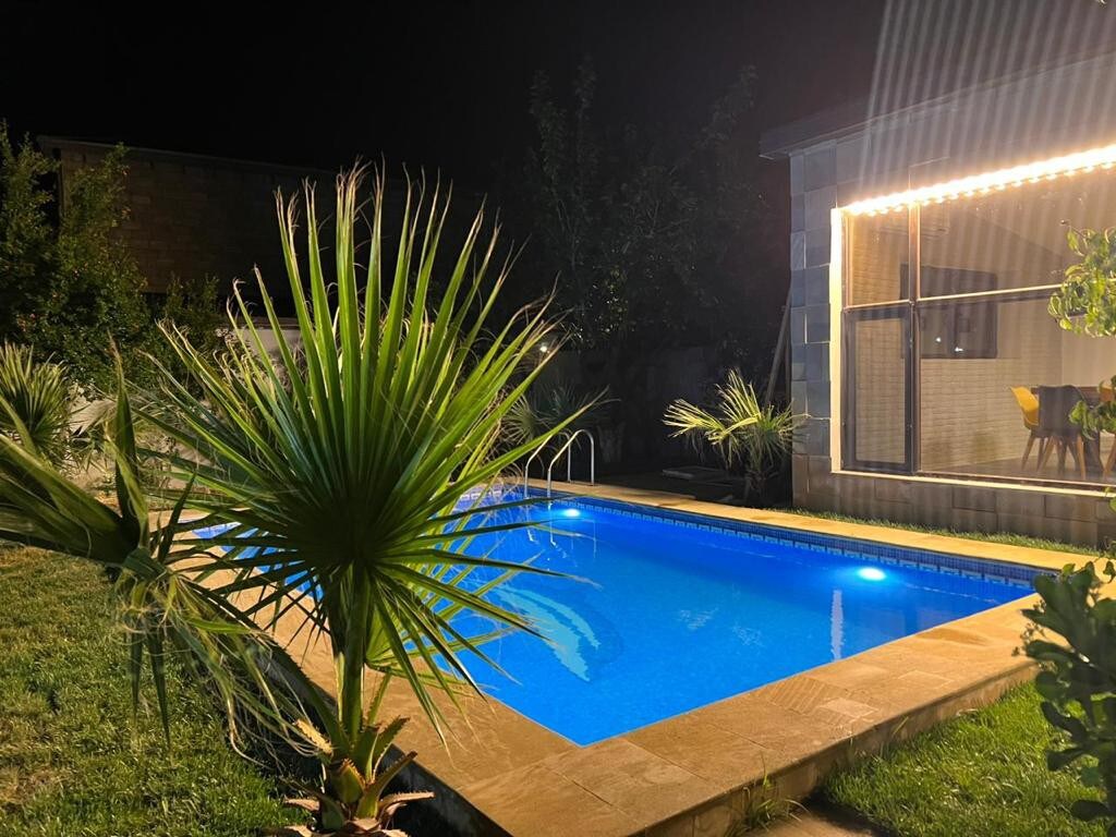 Modern Villa with Pool : Enjoy!