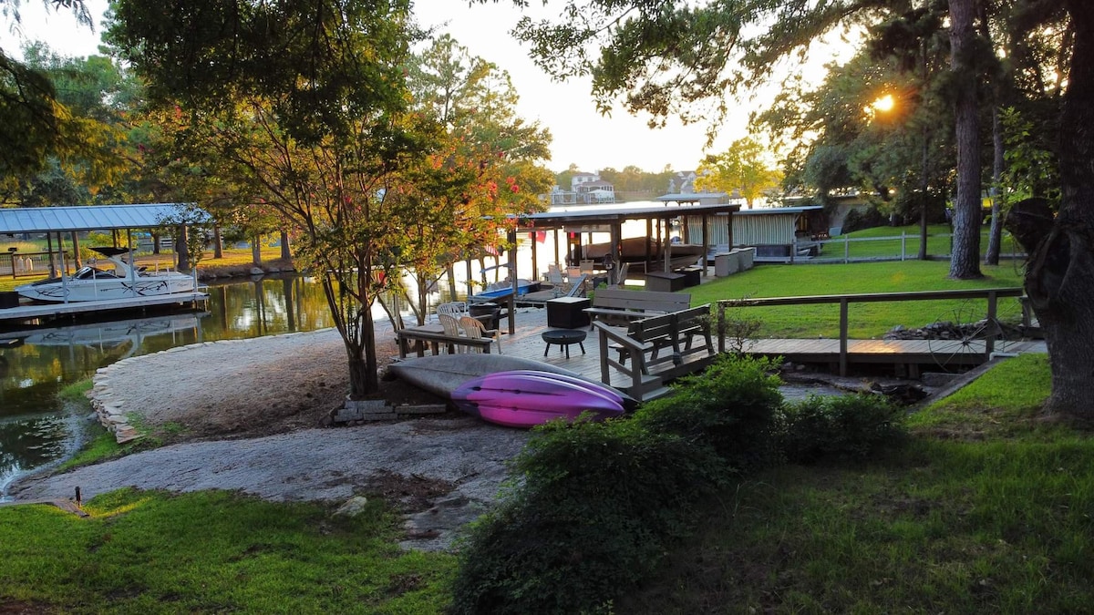 LBJ湖畔海滩双人小屋；独木舟皮划艇宠物