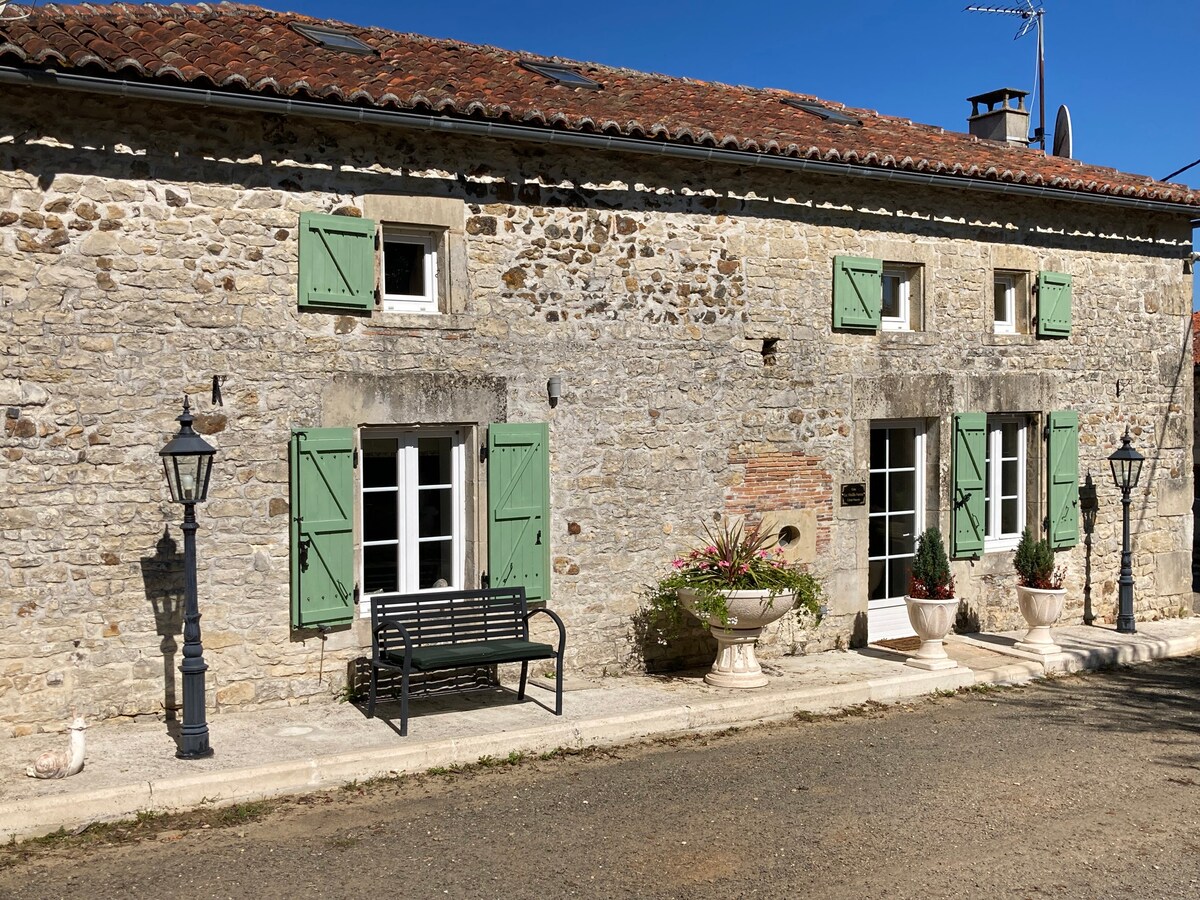 Gite La Vielle Ferme, Chez Pouvet. 3 Bedroom