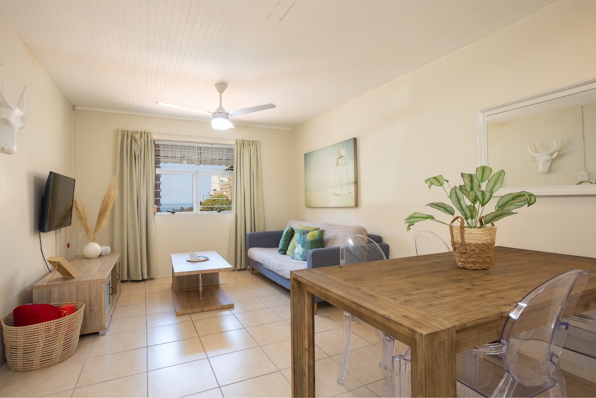 Odenvillea Cottage - by - the - sea