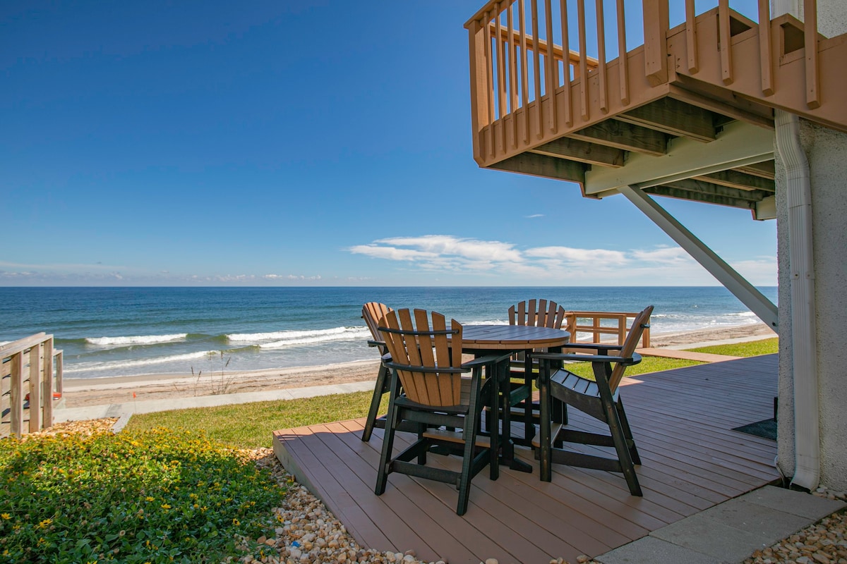 ~Oceanfront "Pearmid Whale’s Tail"~ Private beach