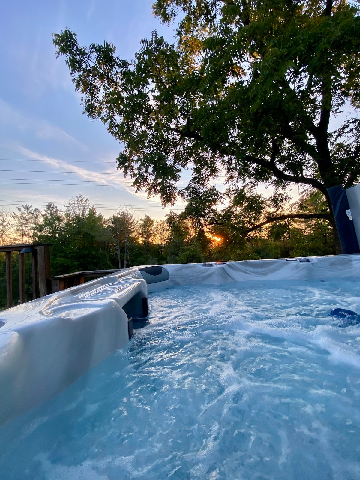Restful Ranch with Private Hot Tub and Back Deck