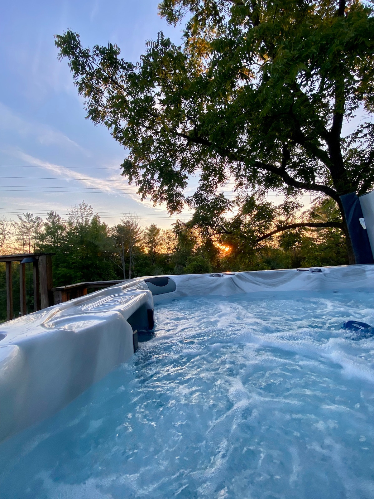 Restful Ranch with Private Hot Tub and Back Deck