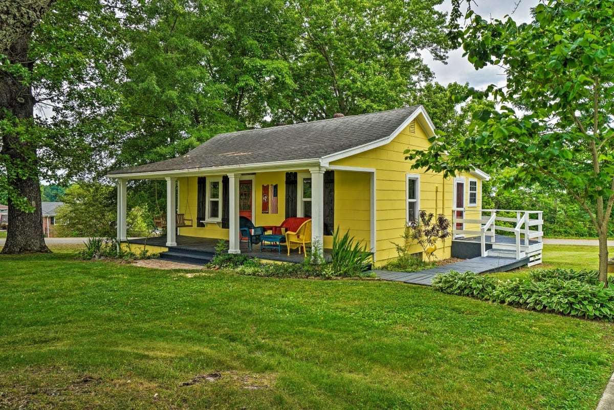 Cozy Cookeville Cottage