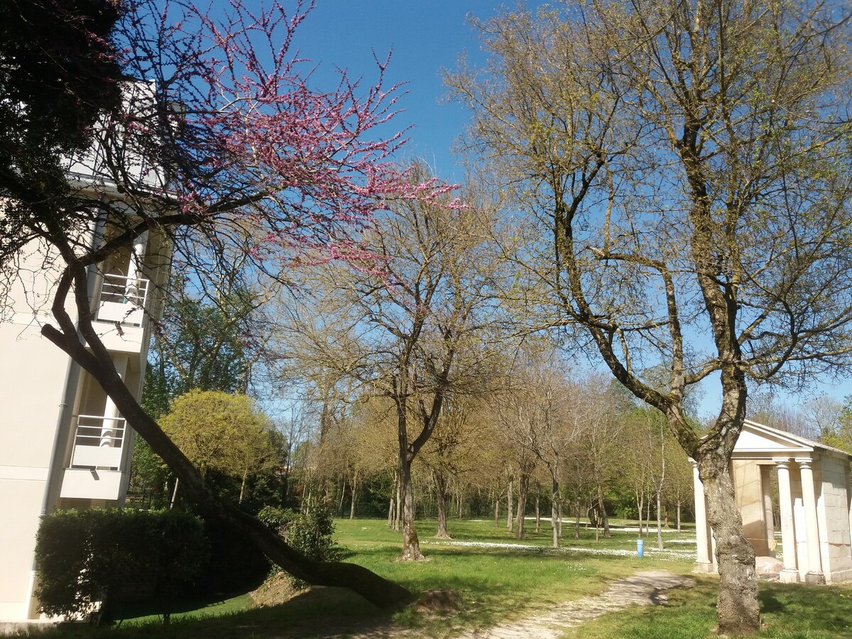 La Rochelle -迷人的住宅、游泳池和公园