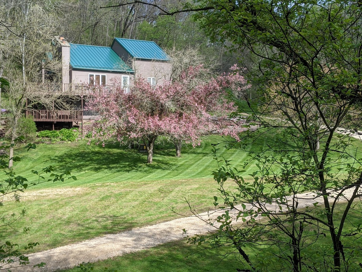 Escape to Serenity at The Covered Bridge Hideaway