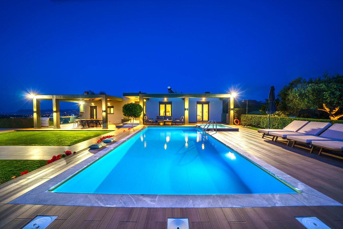 MythicOlive Private one floor villa-Heated Pool