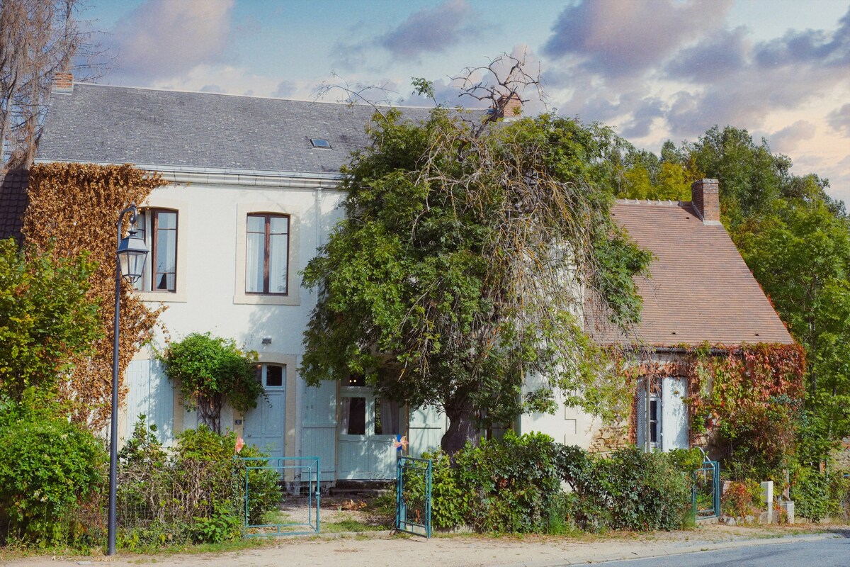 "Maison Pivoine" Charming French Mansion