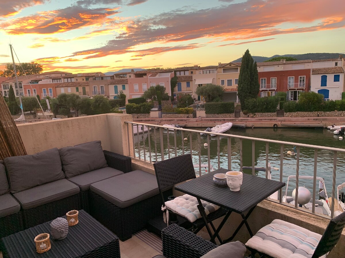 Appartement cosy au bord de l'eau ; superbe vue