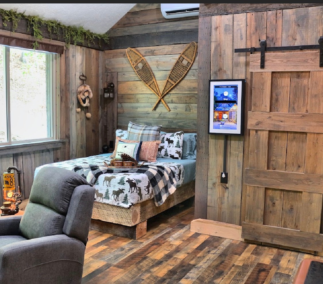 The Cozy Moose at Fox Pass Cabins