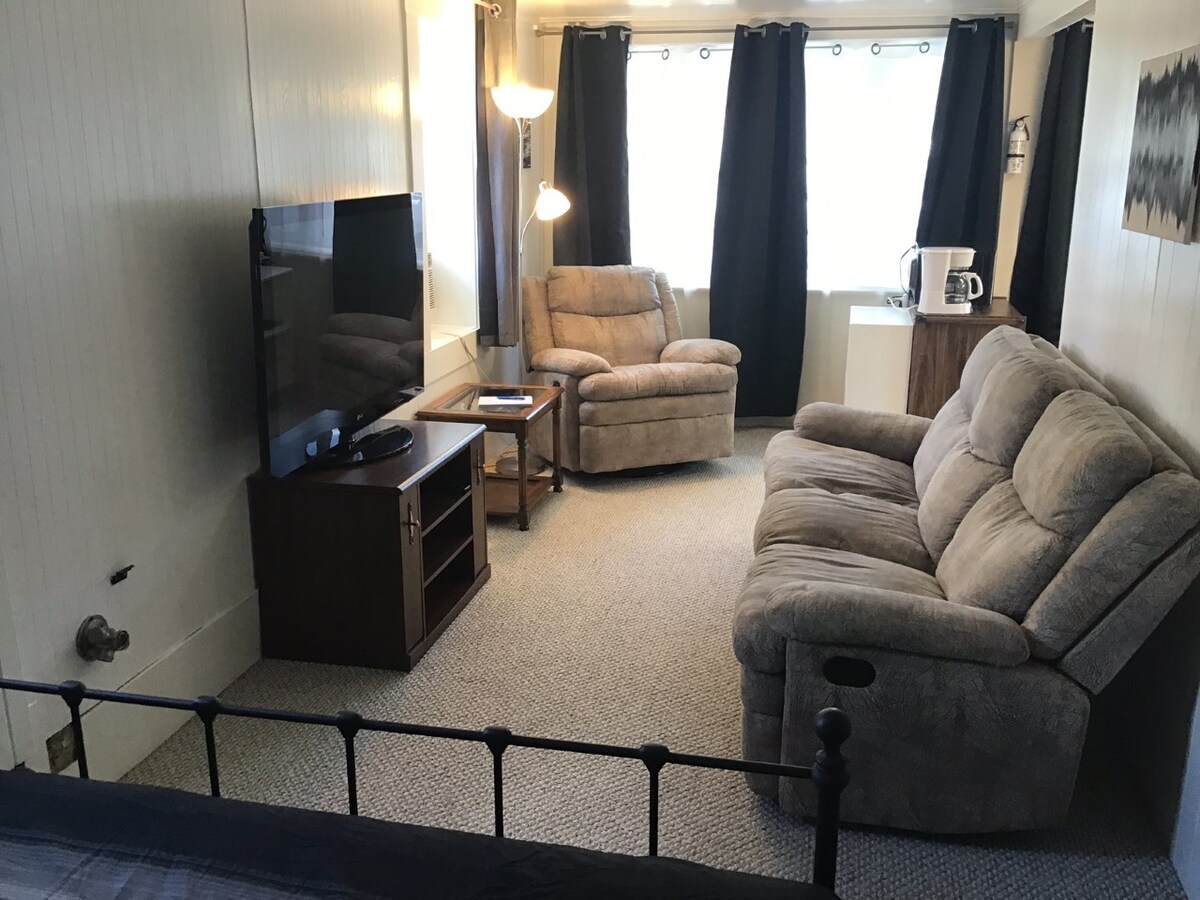 Ground floor studio apartment