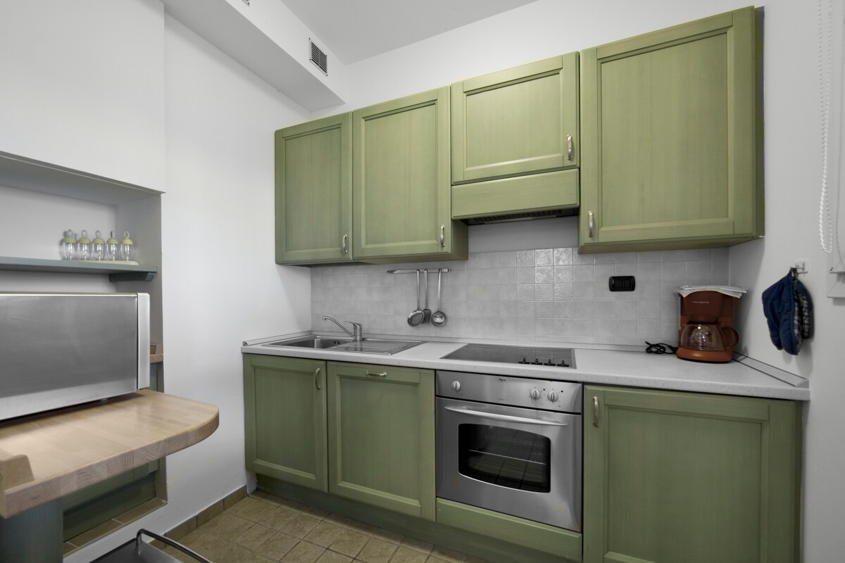 Green Apartment CIR 097008-CIM- 00096