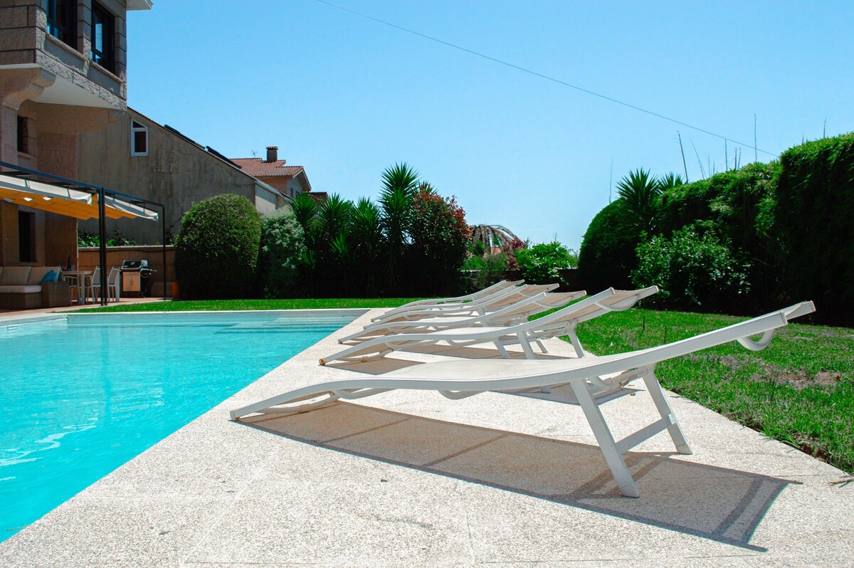 Family and spacious loft with swimming pool