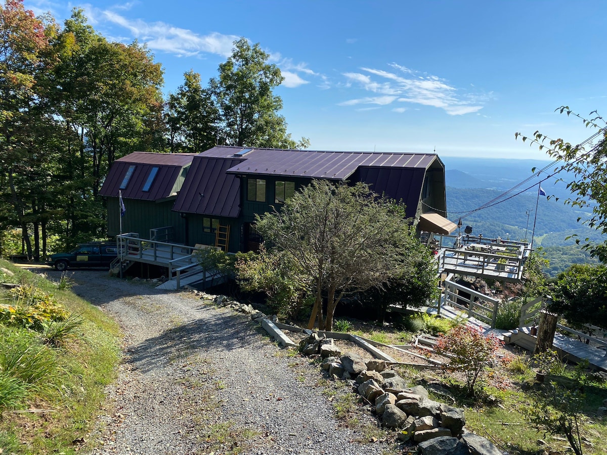 带热水浴缸和6间卧室的迷人山景