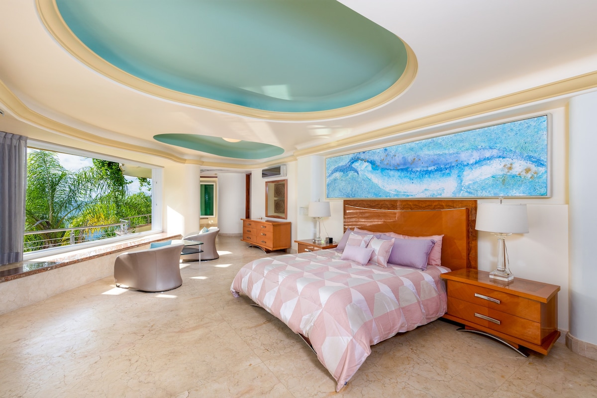 Boca de Tomatlán Luxury Ocean Frontage Villa