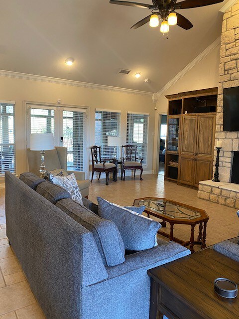 Beautiful home 23 min from Cowboys (AT&T) Stadium
