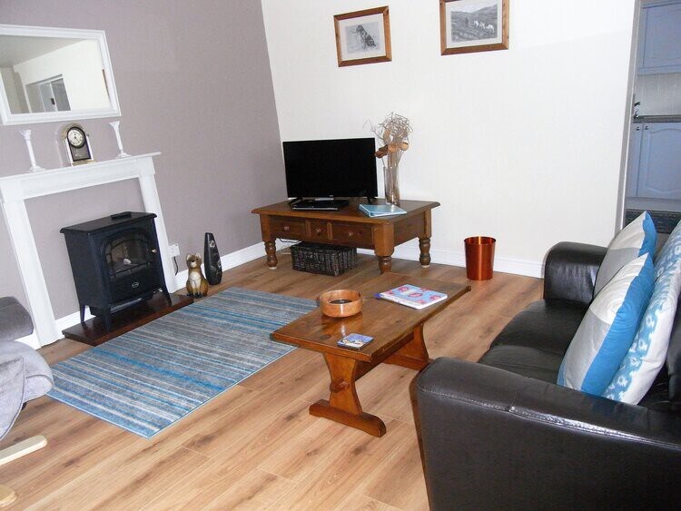 1 Bedroom Accommodation With Ensuite and Kitchen
