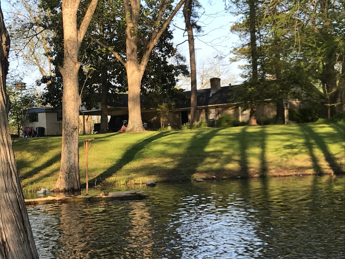 Vernon House on Lake Enterprise