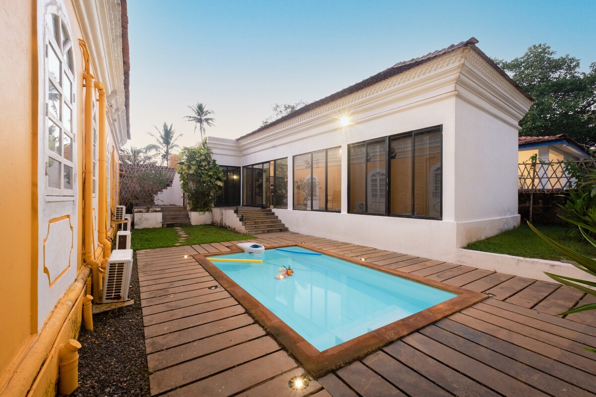 4卧葡萄牙别墅-泳池、花园和看守