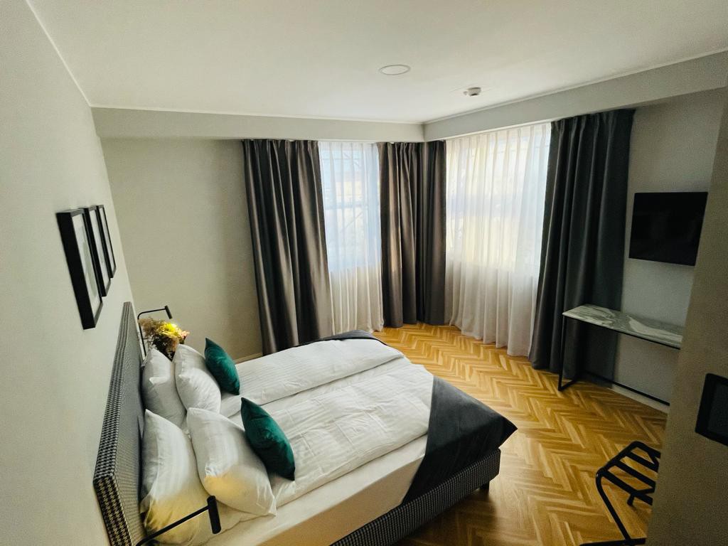 Deluxe Double Room - 2 min from City Center