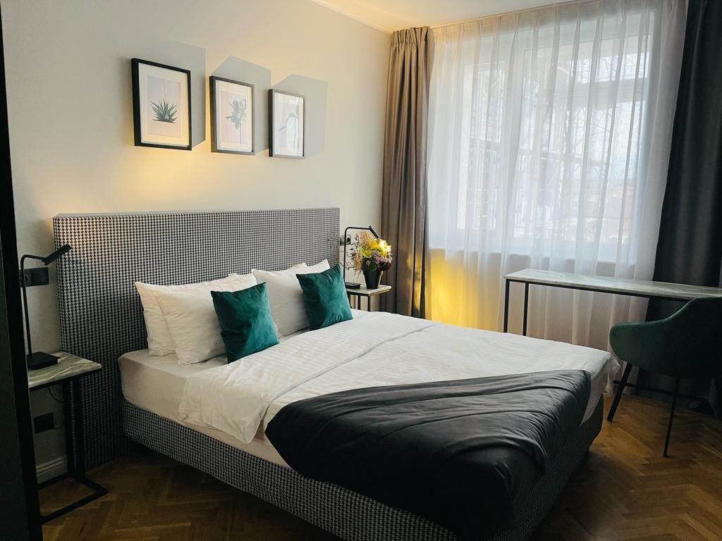 Deluxe Double Room - 2 min from City Center