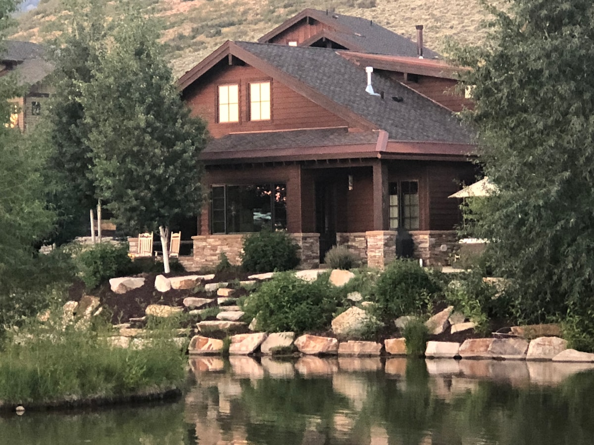 3-Bedroom Luxury Cabin Minutes From Park City!