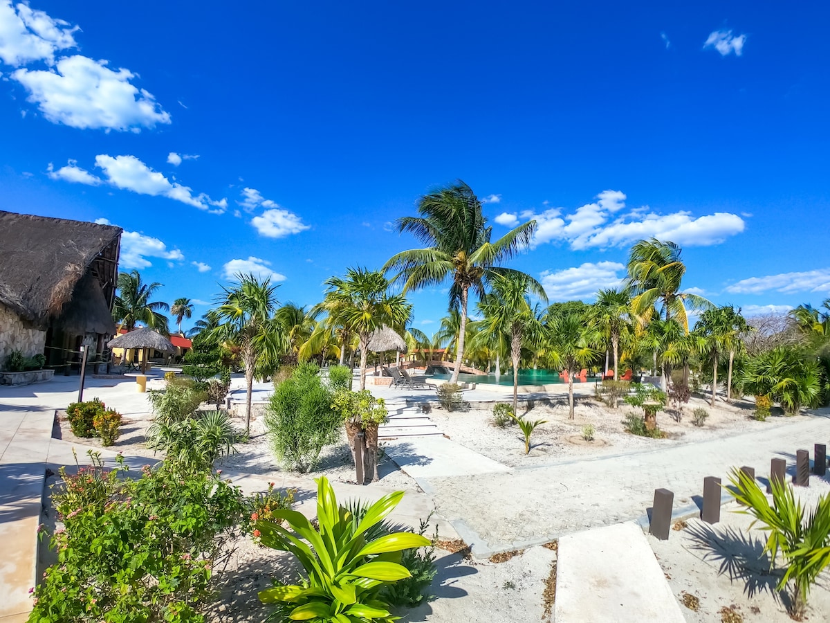 Escape to paradise!
Beautiful beachfront Villa