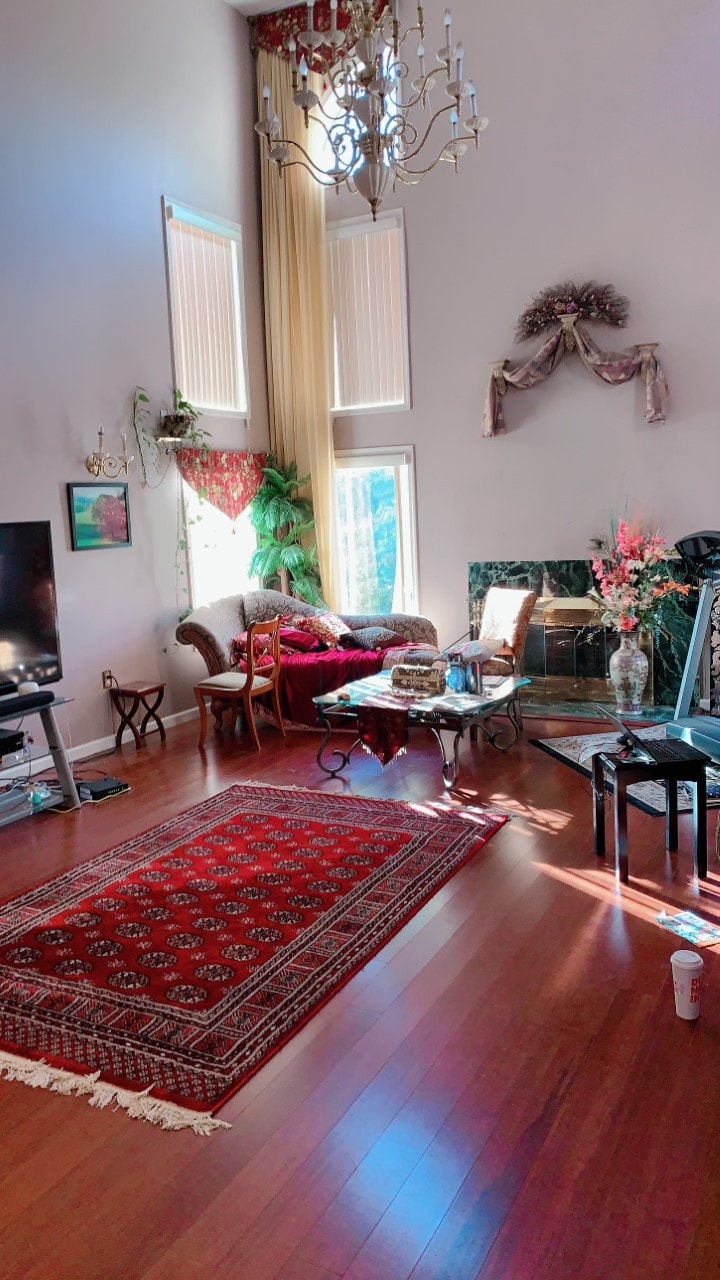 Cheerful room in a spacious and comfortable home